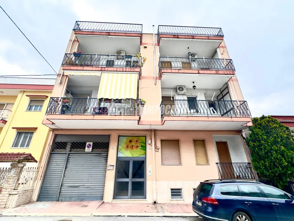 Extérieur - Three-Bedroom Flat with Patio in Valenzano
