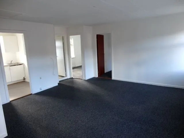Pièces - Renovated Apartment with New Kitchen in Årby