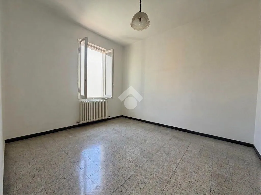 Toad - Corner Semi-Detached Villa with Private Garden in Pesaro