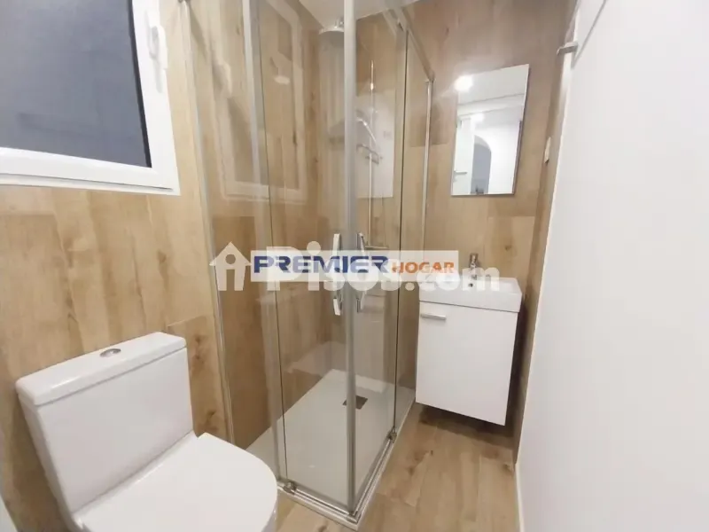 Bagni - Reformed 1-Bed Flat with Terrace in Salamanca