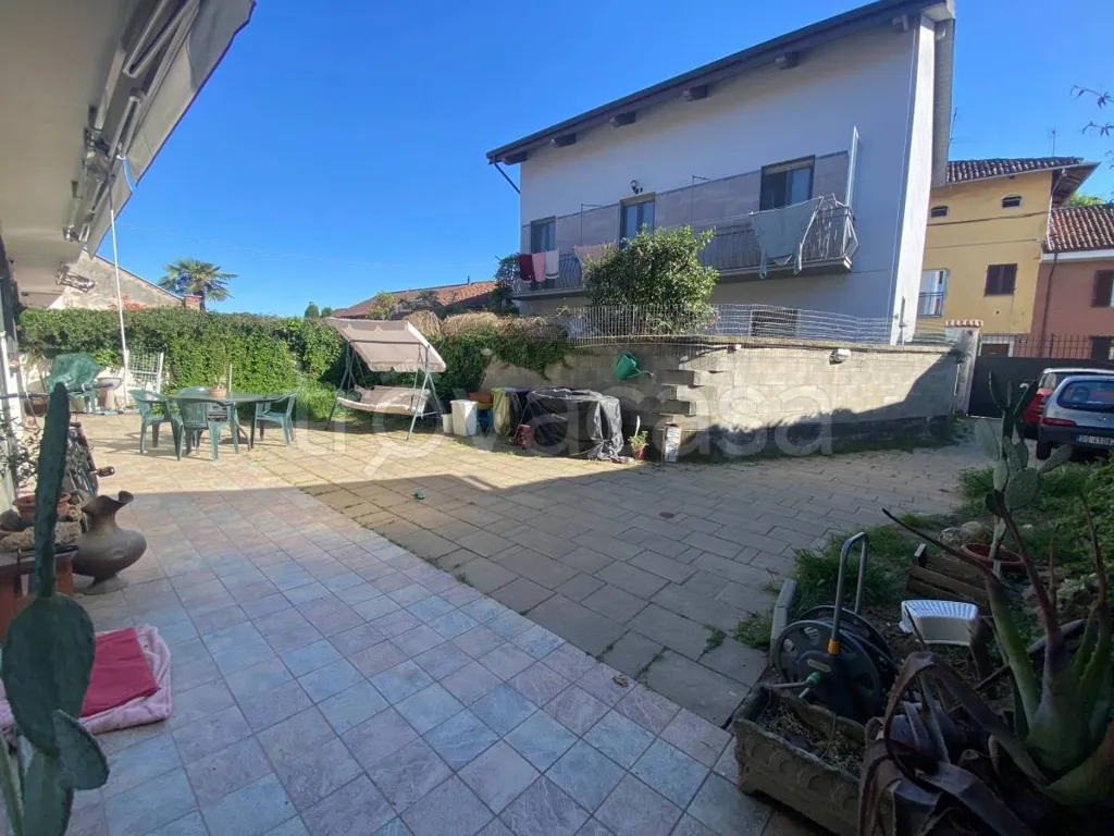 Terrass - Rustic Villa with Private Garden in Carignano