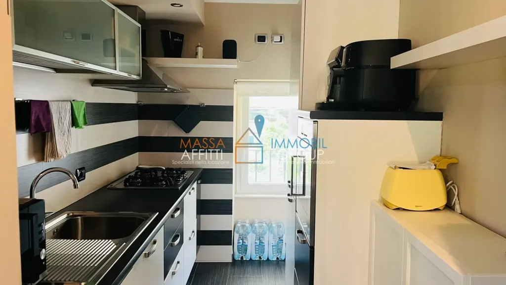 Cuisine - Semi-detached House with Veranda in Massa