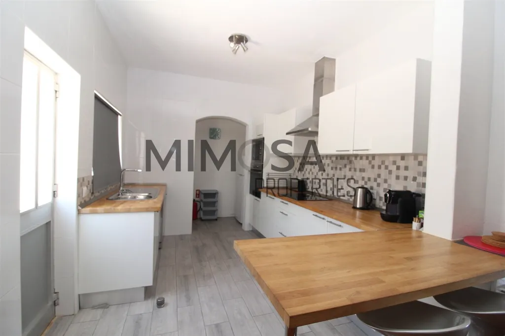 Cuisine - Modern Villa with Sea View in Lagos