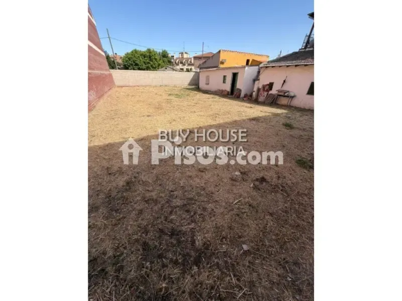 Aed - Adosado for Renovation with Large Plot in Yeles