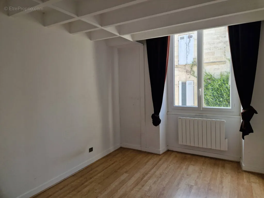 Toad - Duplex with Parking in Chartrons, Bordeaux