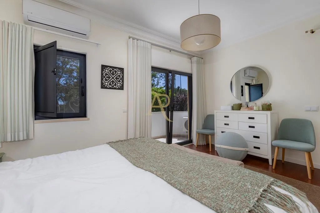 Chambres - Luxury Villa with Golf Access in Alvor