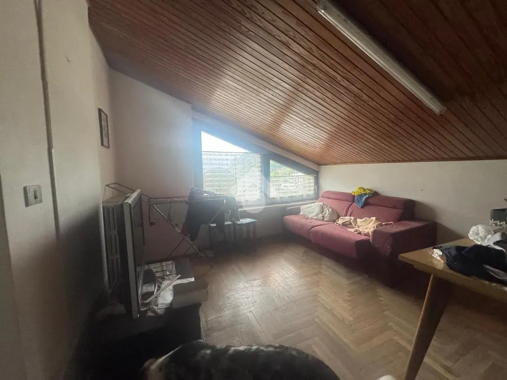 Pièces - Independent House with Garden in Doues