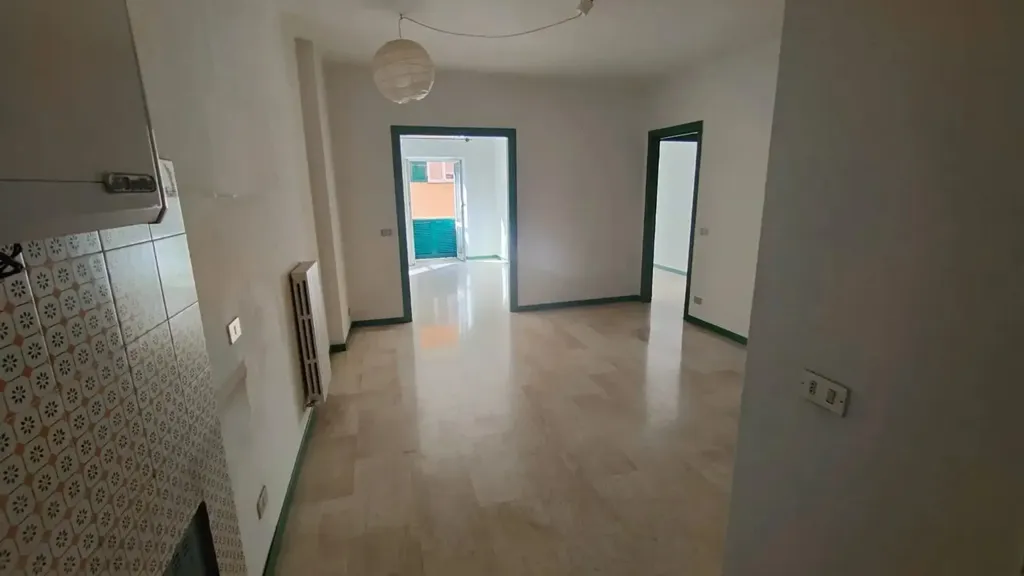 Esik - Bright Apartment with Ascensor in Chiavari