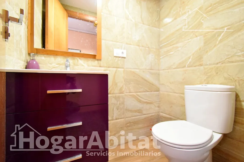Vannitoad - Spacious Flat with Balcony in Oliva