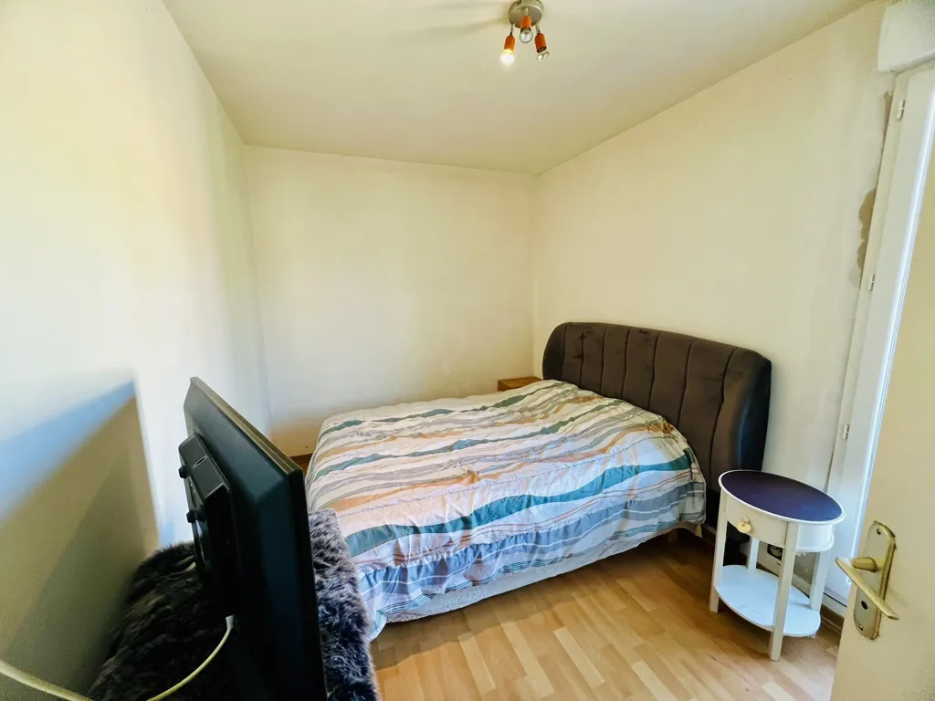 Chambres - Villa avec Studio et Piscine près de l'A75