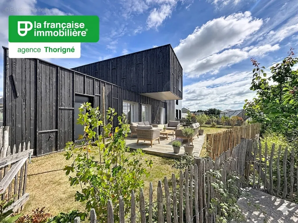 Extérieur - Maison Container Moderne avec Jardin à Thorigné-Fouillard