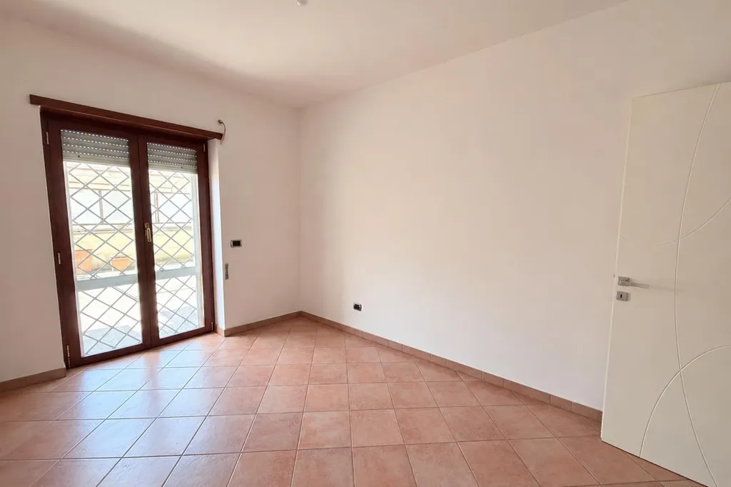Pièces - Rusticated Apartment with Large Terrace in Genzano di Roma