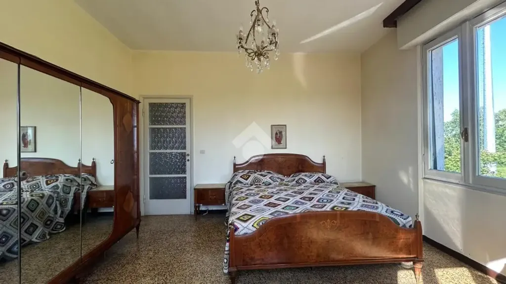 Magamistoad - 3-Room Apartment with Balcony in Brescia