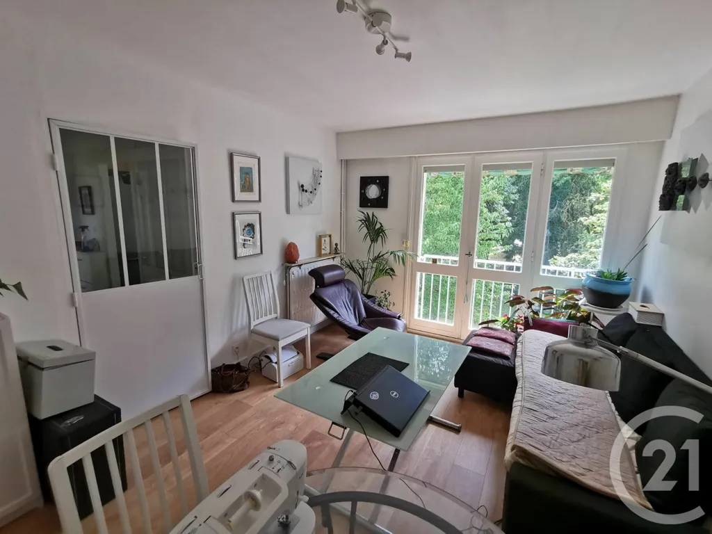 Séjour - Appartement avec Vue sur Parc à Épernon