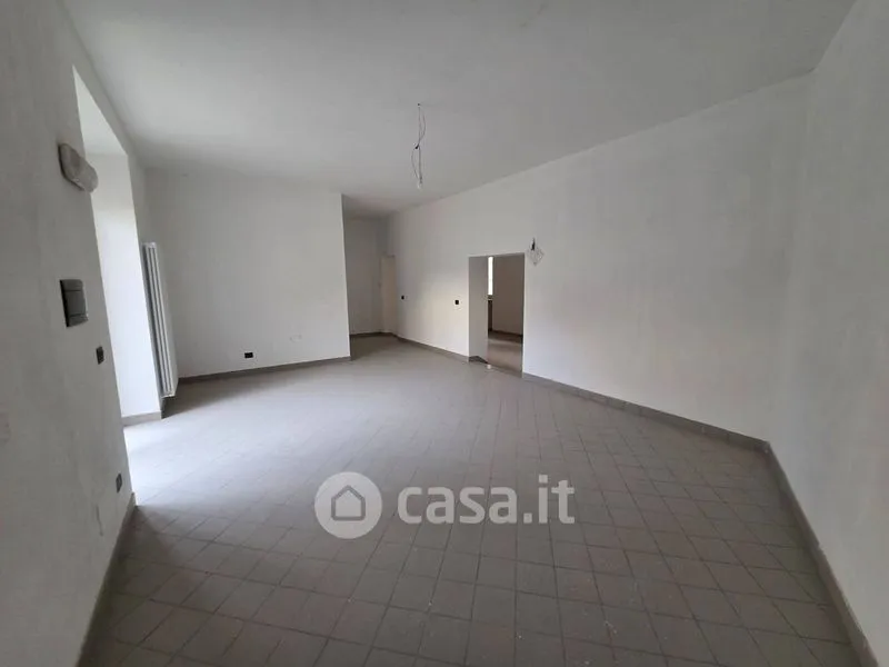 Pièces - Commercial Unit with Garden in Asti