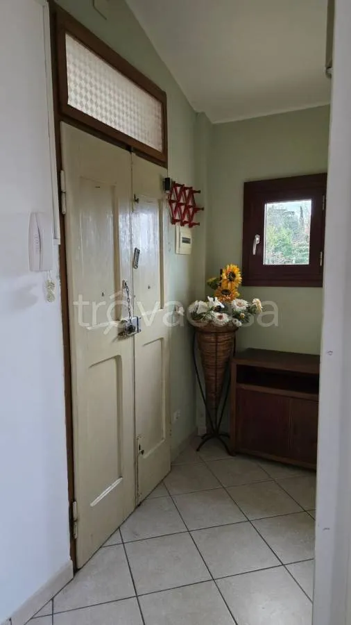 Esik - Historic Apartment with Panoramic Terrace in Todi