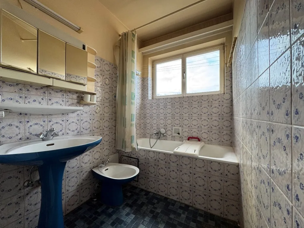 Salles de bain - Appartement avec Terrasse Panoramique à Anderlecht