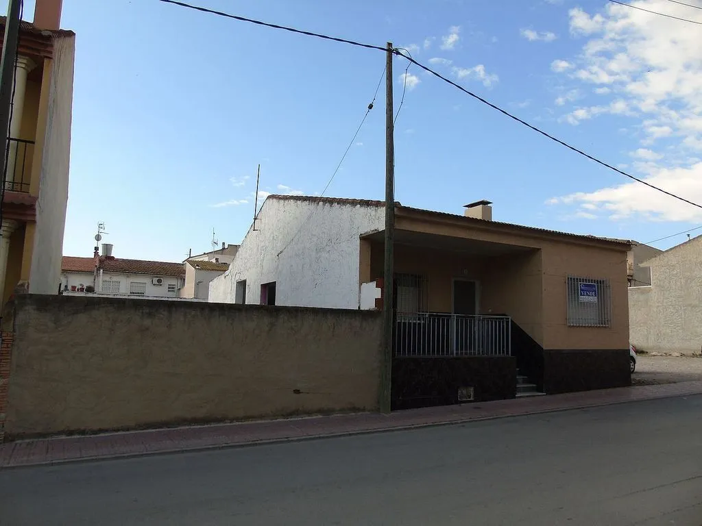 Välivaade - Chalet to Renovate with Garden in Ceutí