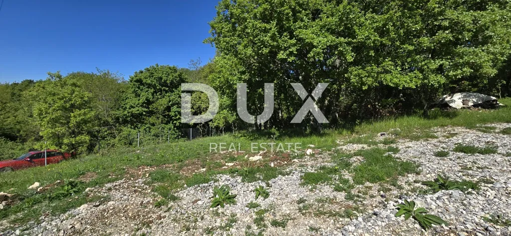 Aed - Building Plot with Views in Pićan, Istra