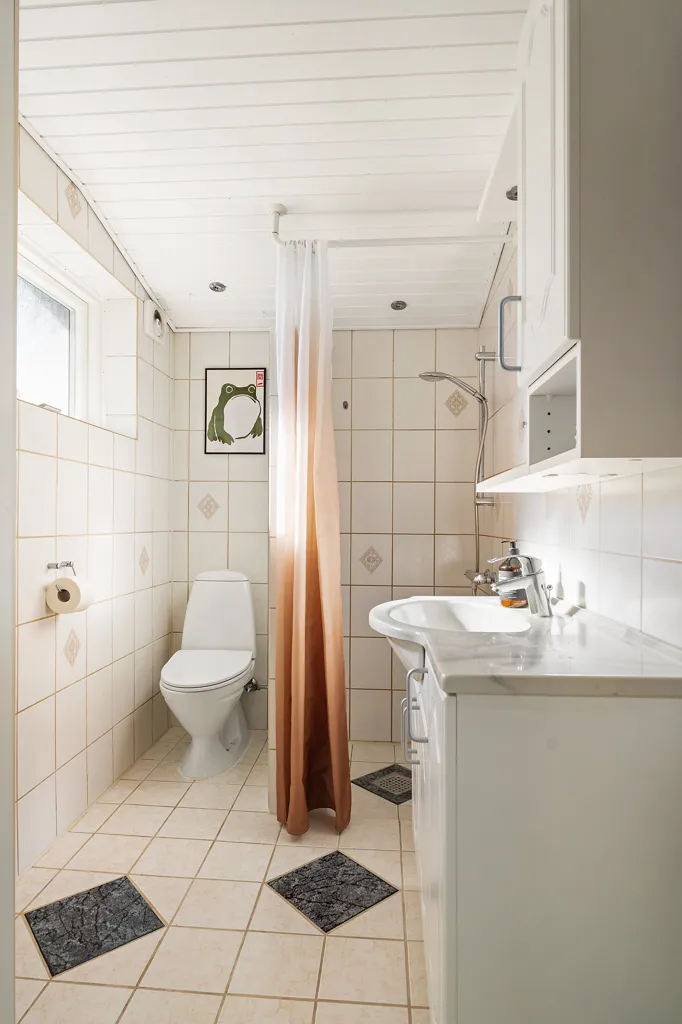 Salles de bain - Maison 5 pièces à Holbæk