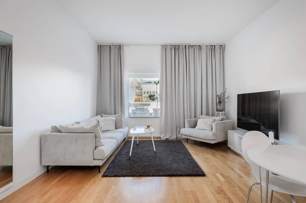 Elutuba - Apartment with High Ceilings in Central Enköping