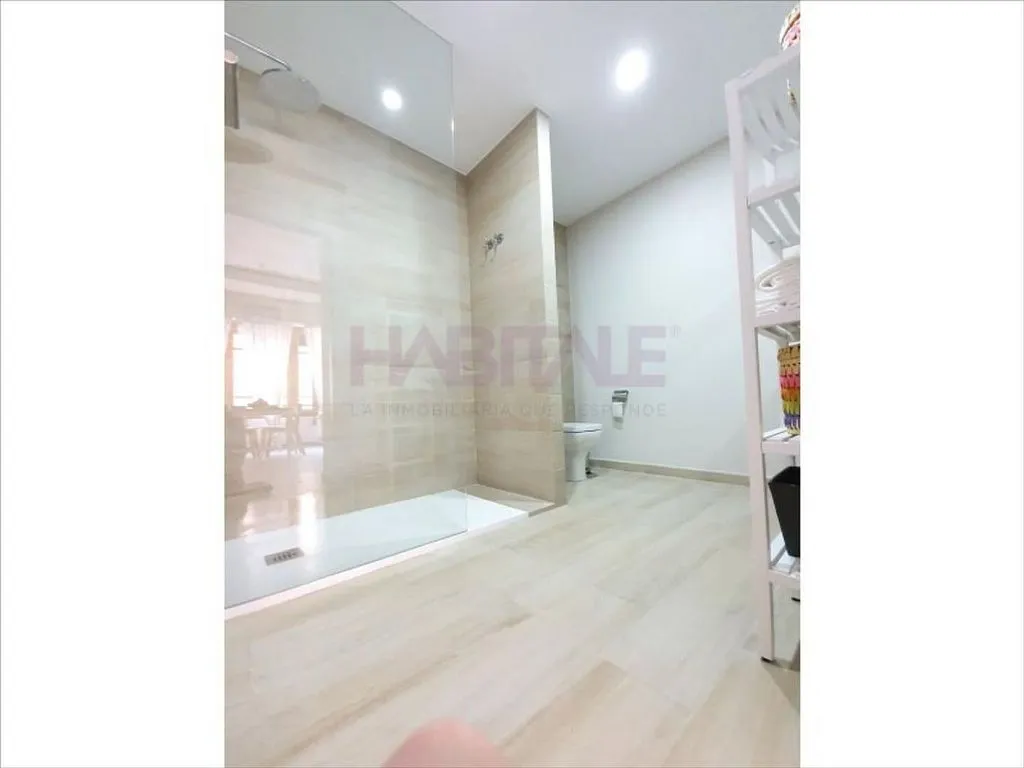 Salles de bain - Modern Flat with Balcony in Russafa