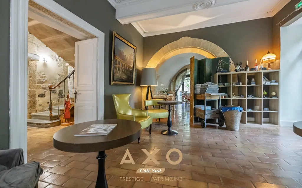 Entrée - Ensemble Immobilier d'Hébergement avec Piscine à Collias