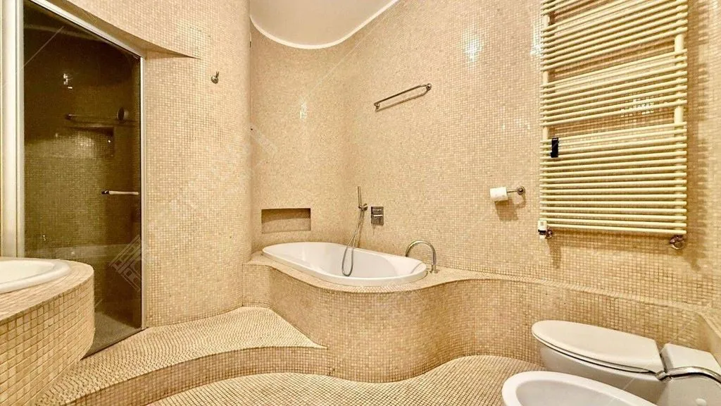Vannitoad - Luxury Flat with Four Exposures in Milan