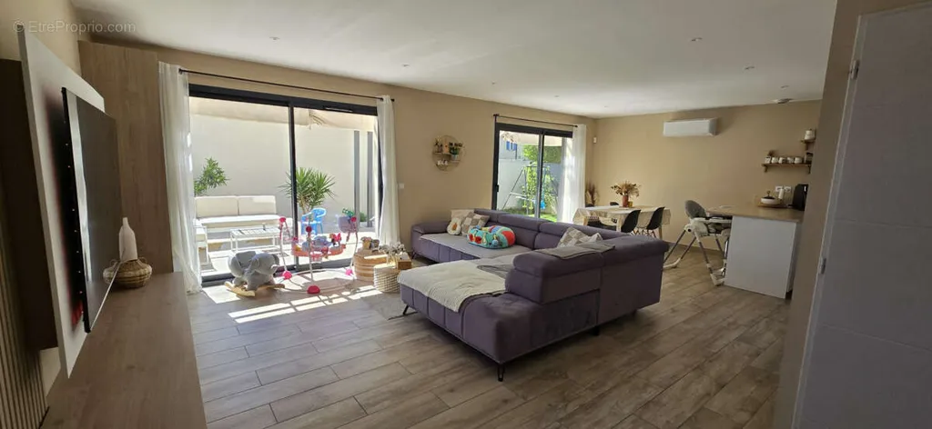 Séjour - Villa Neuve avec Terrasse Sud à Proximité