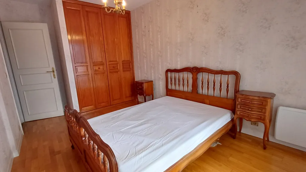 Chambres - Appartement Traversant avec Garage et Balcon à Clermont-Ferrand