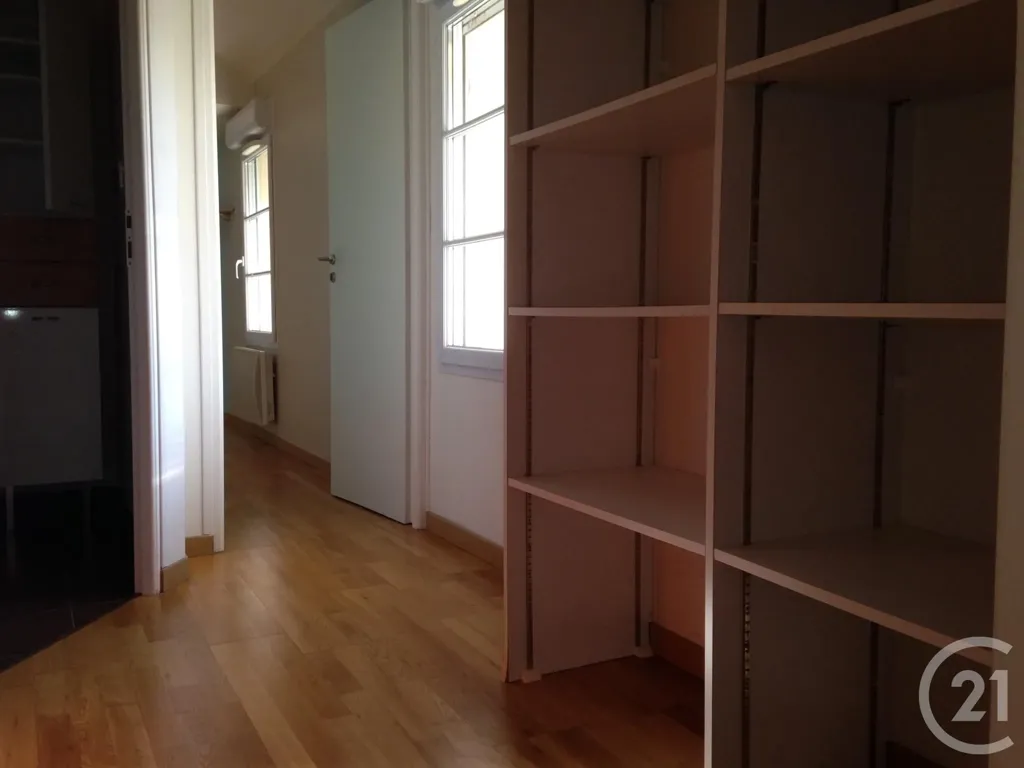Toad - Duplex Apartment with Terrace in Sermaises