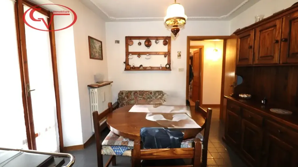 Salle à manger - Semi-Independent Apartment with Garage in Montevarchi