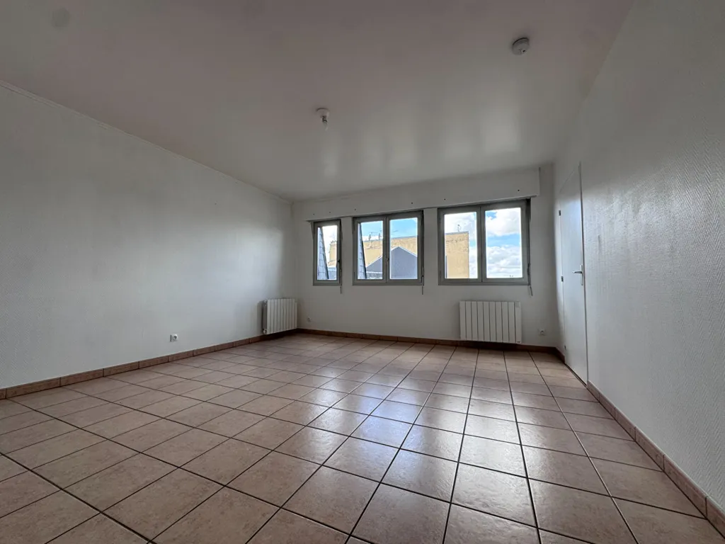 Toad - City Centre Apartment with Parking in Chartres