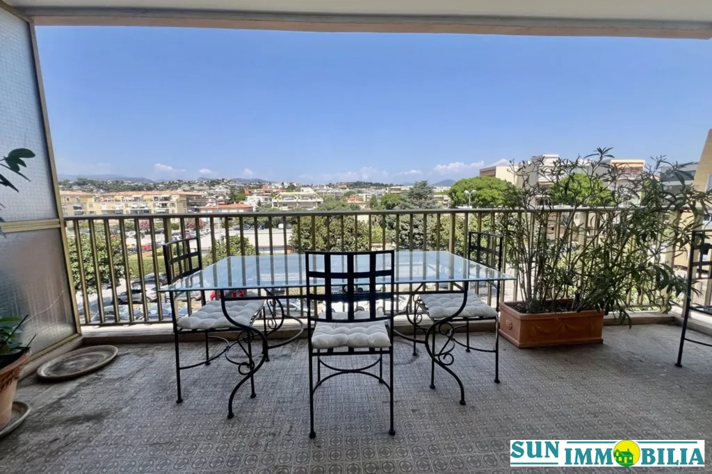 Balcone - Studio with Sea View in Saint-Laurent-du-Var