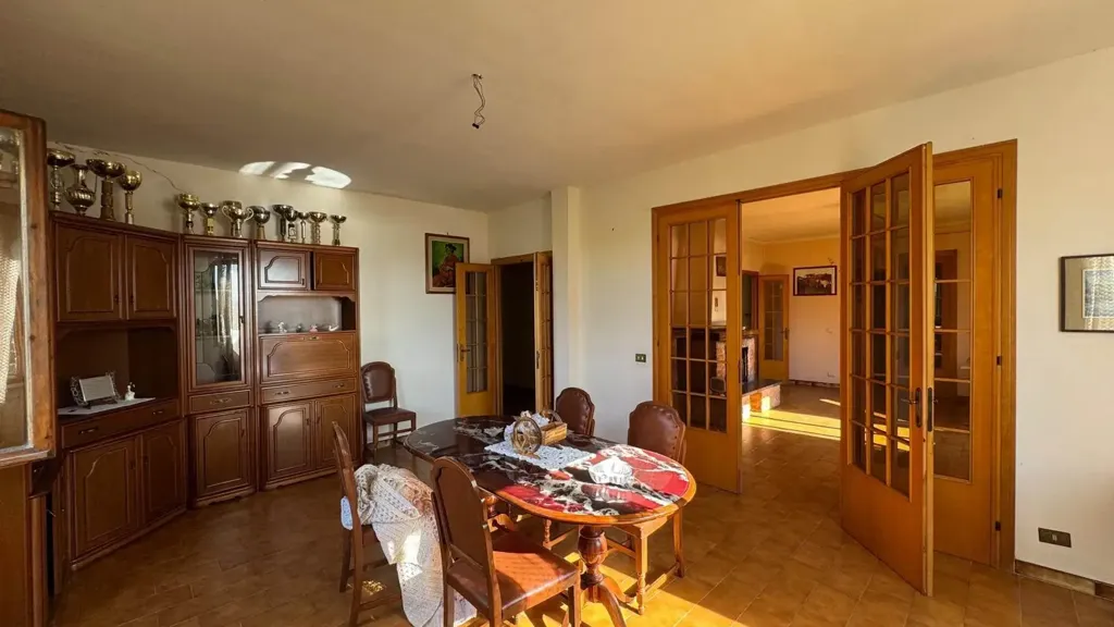 Salle à manger - Rustic Farmhouse with Lake View in Santa Luce
