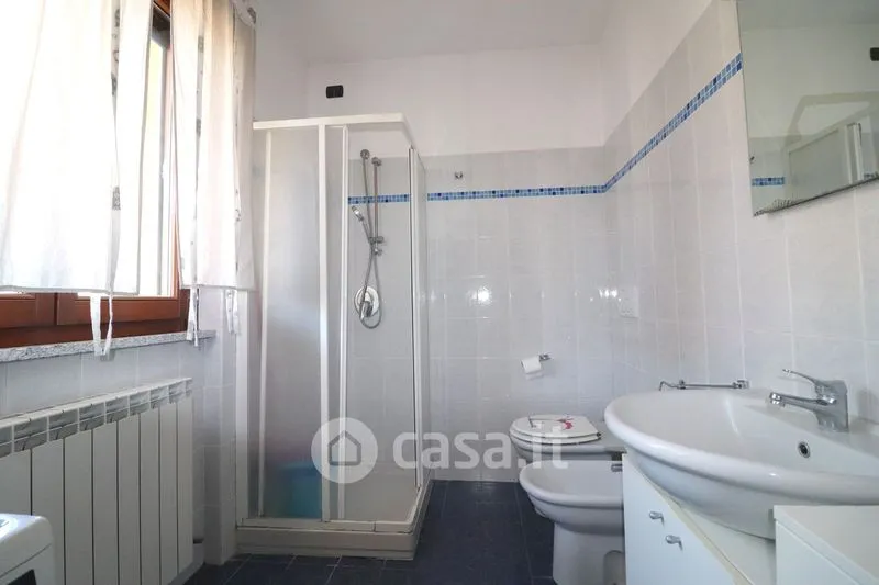 Salles de bain - Modern Studio with Terrace in Busto Arsizio