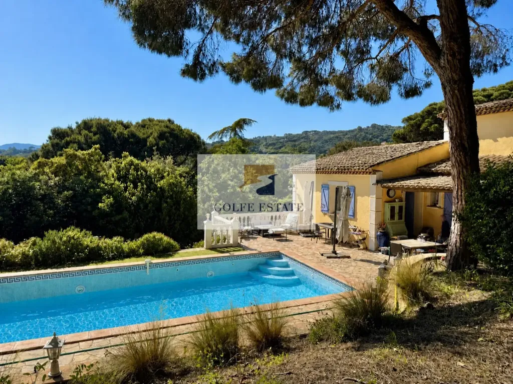 Piscine - Maison avec Piscine et Vue dans un Domaine Sécurisé à La Croix-Valmer