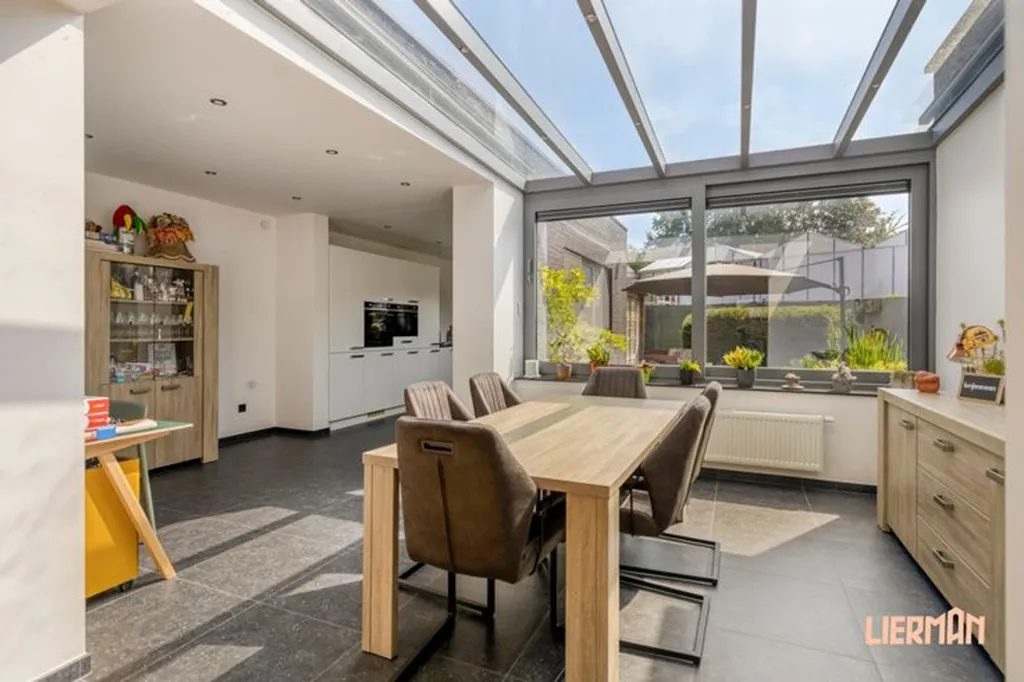 Salle à manger - Maison Rénovée avec Terrasse à Aalst
