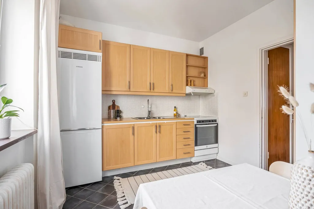 Cuisine - 1960s Flat with City Proximity in Malmö