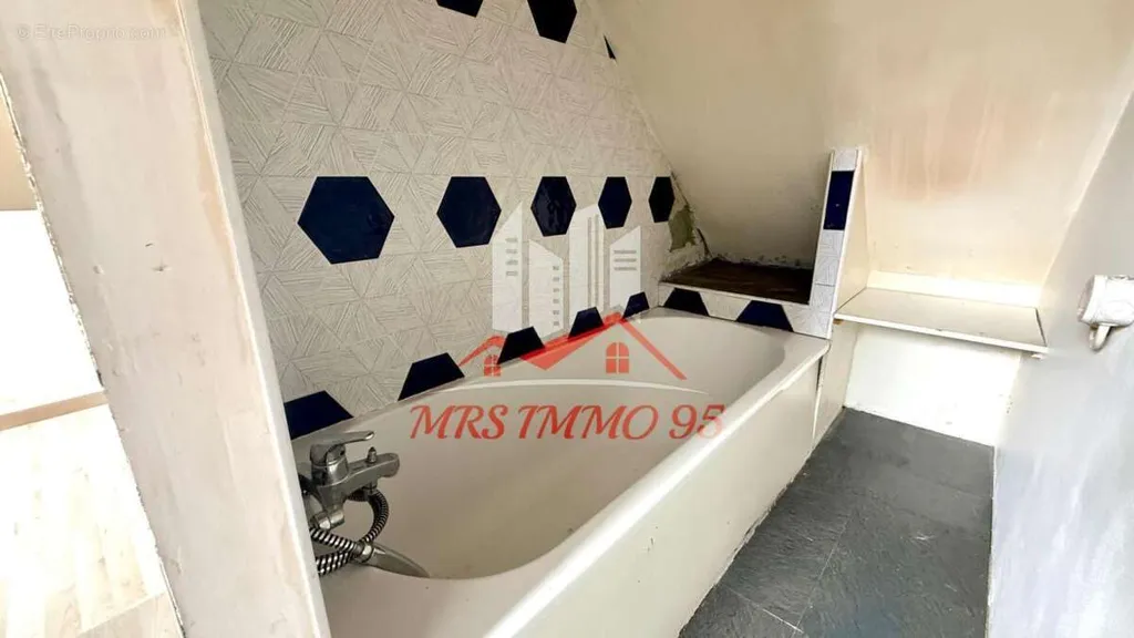 Salles de bain - Ensemble de 2 Maisons Triplex à Vémars