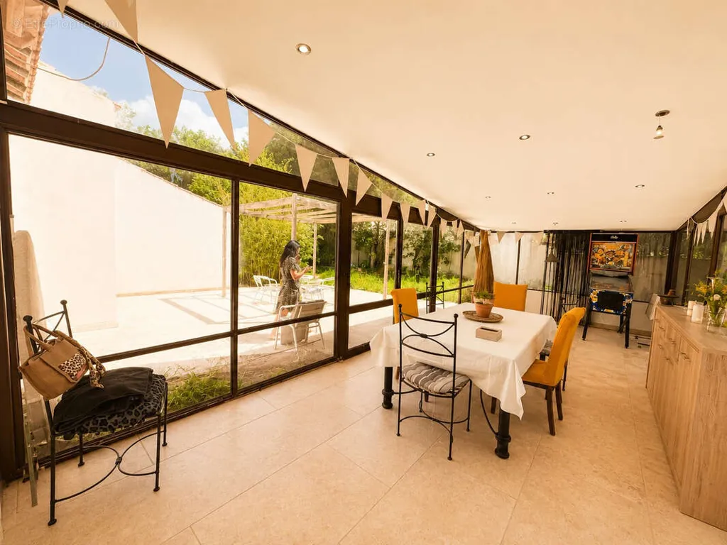 Terrasse - Maison avec Piscine et Jardin à Allauch