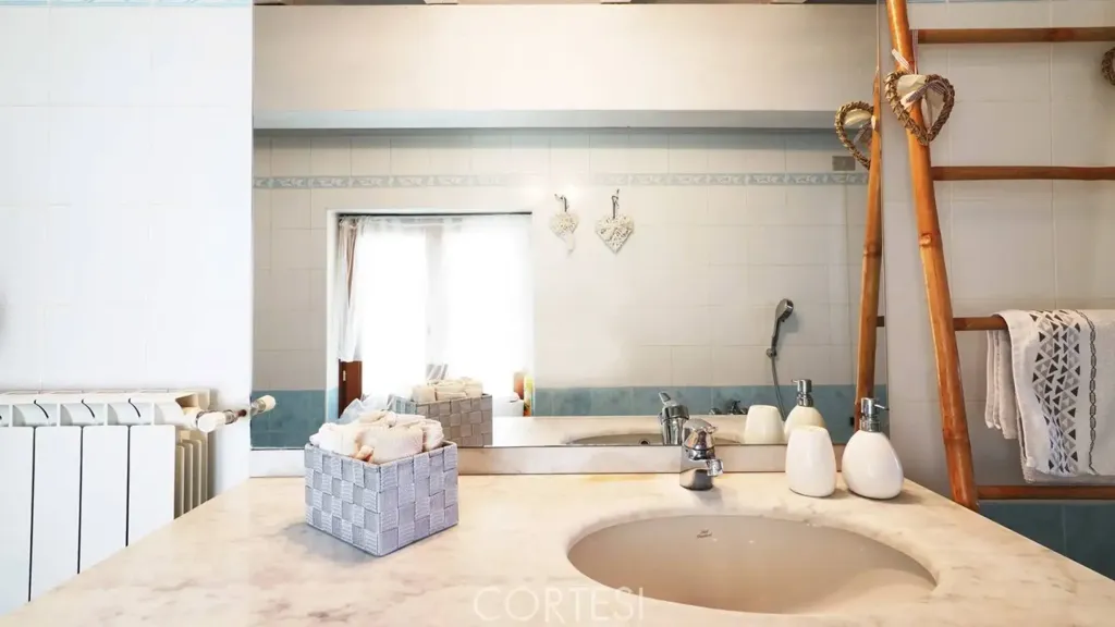 Salles de bain - Trilocale with Lake View in Ranzanico