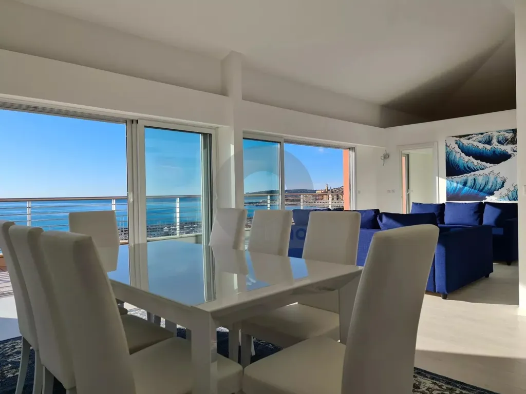 Söögituba - Luxury Penthouse with Sea View in Menton