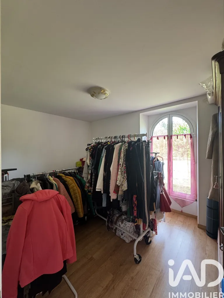 Pièces - Appartement Rez-de-Chaussée avec Terrasse à Proximité des Commerces