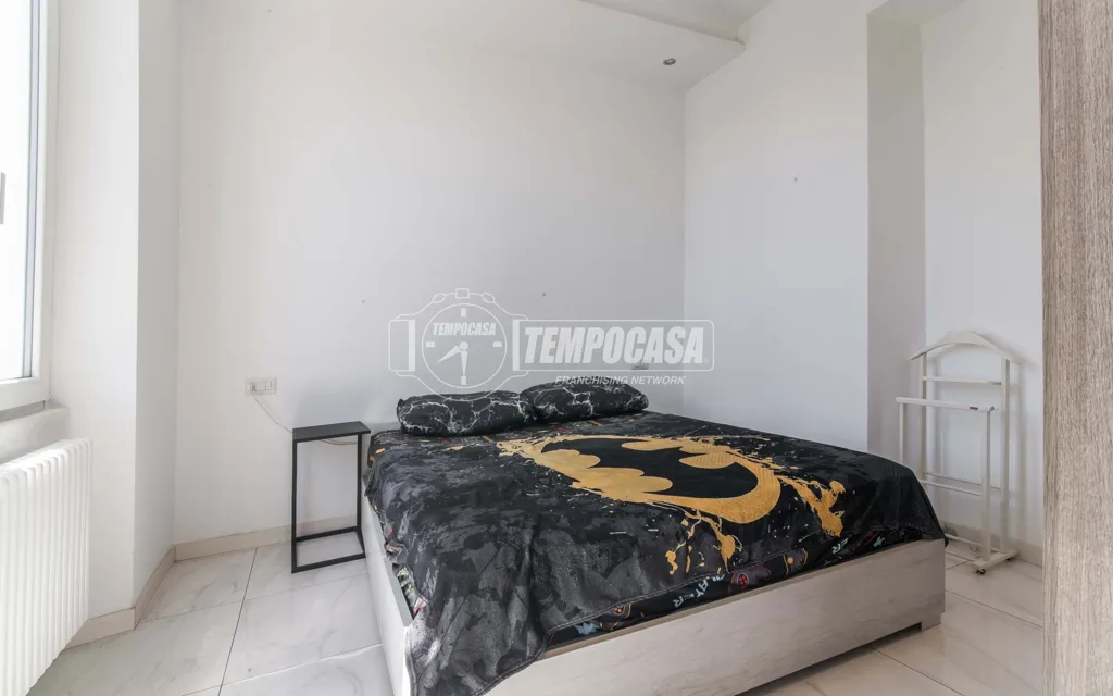 Magamistoad - Rented Two-Bedroom Apartment with Balcony in Como