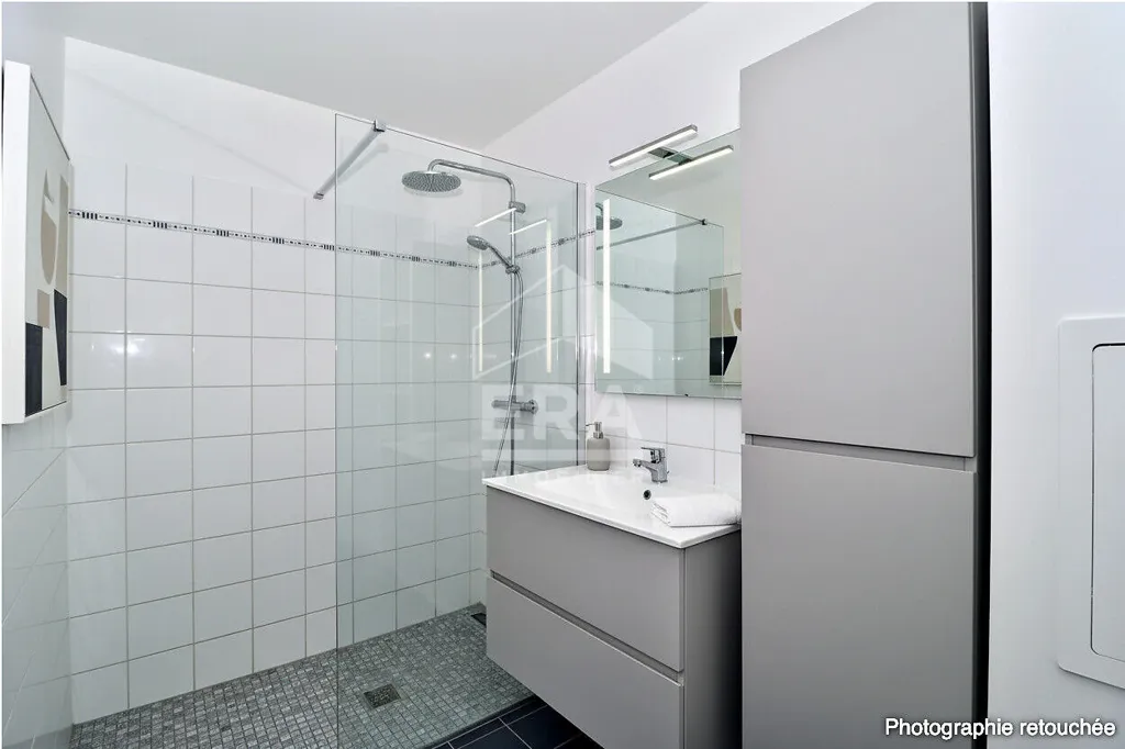 Vannitoad - 2-Bedroom Apartment with Parking in Saint-Denis