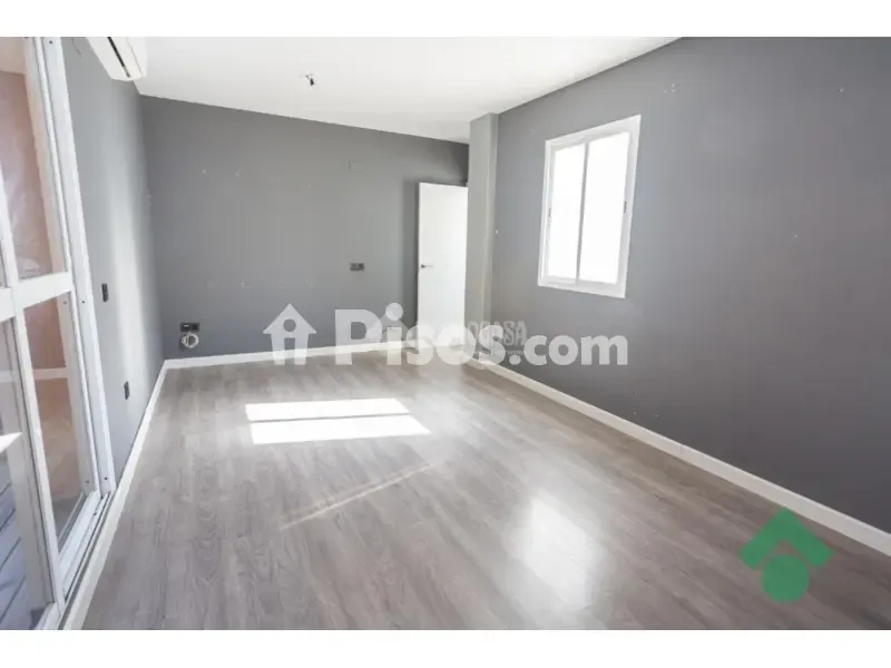 Pièces - Penthouse with Terrace in Algeciras