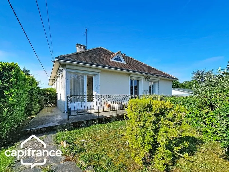 Extérieur - Maison avec Grand Terrain près du Centre-ville à Thouars
