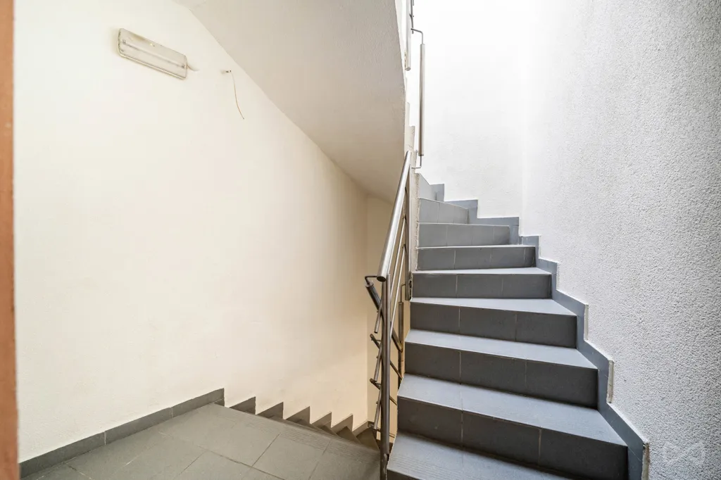 Pièces - Maison de Rapport à Proximité du Centre à Arlon