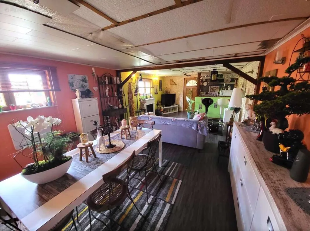 Dining Room - Quebec-Style Chalet with Pool in Longwy
